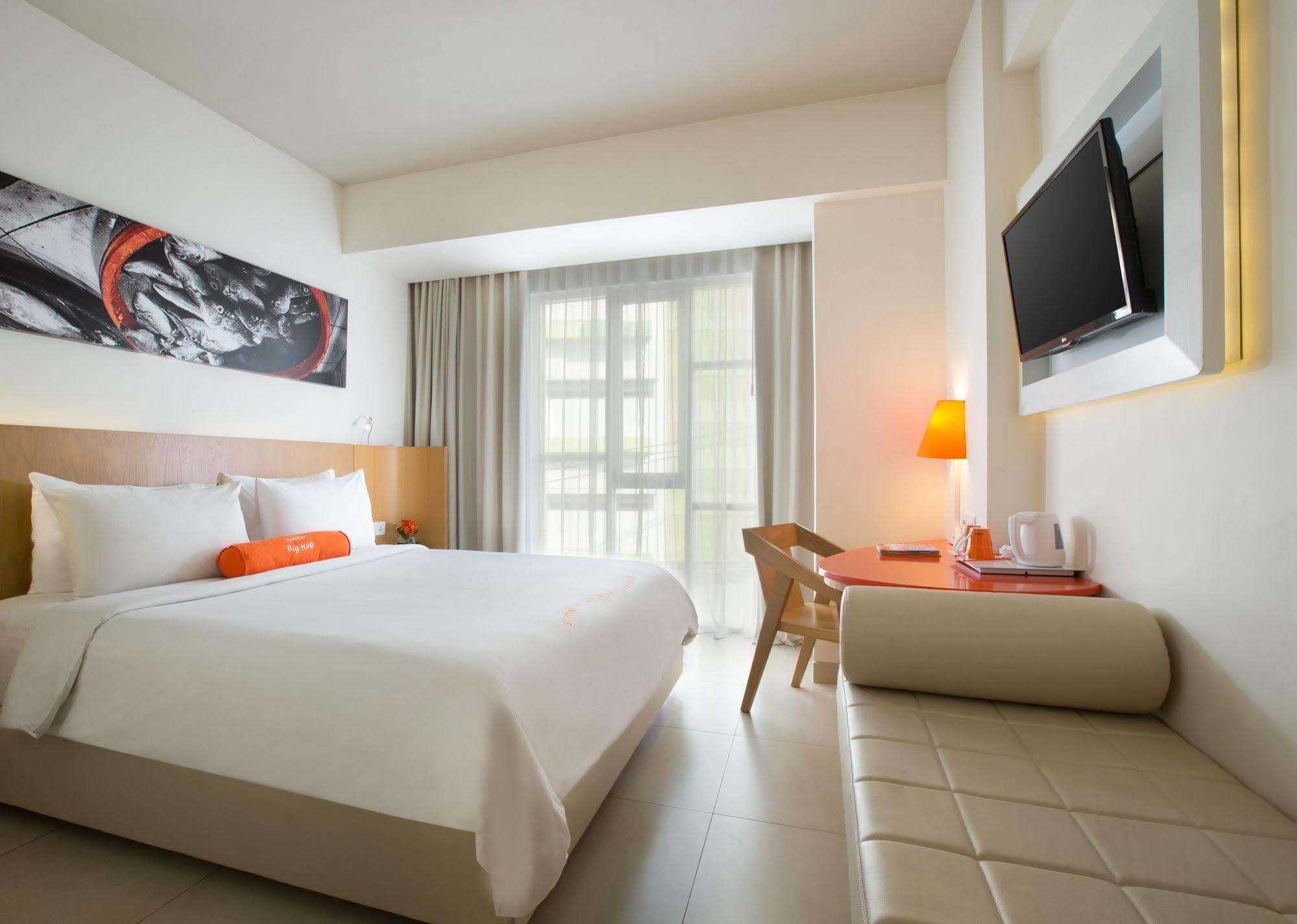 Harris Hotel Raya Kuta Lombok Eksteriør billede
