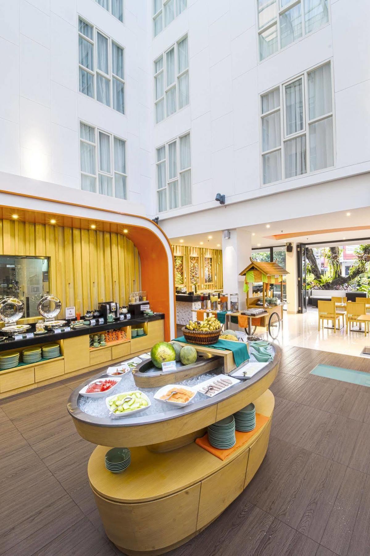 Harris Hotel Raya Kuta Lombok Eksteriør billede
