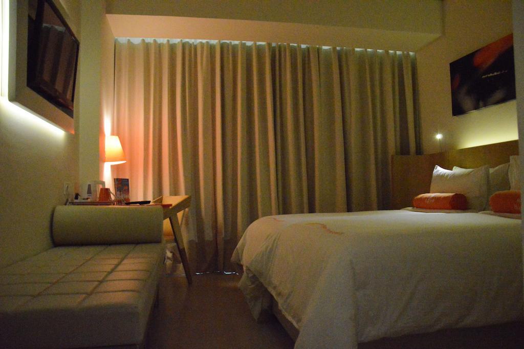 Harris Hotel Raya Kuta Lombok Eksteriør billede