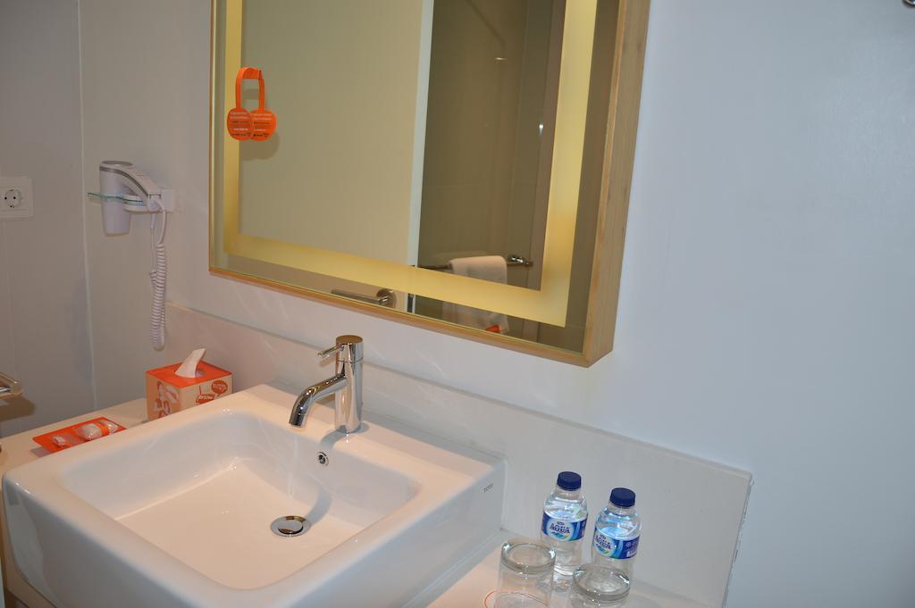 Harris Hotel Raya Kuta Lombok Eksteriør billede
